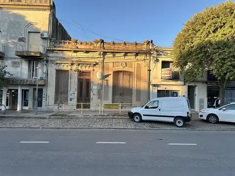 Casa en Venta en Alberdi, USD 240.000