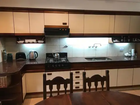 Depto Tipo Casa 4 ambientes con 3 baños