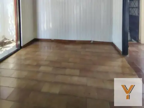 Casa en venta - 2 Dormitorios 1 Baño - 220Mts2 - Río Cuarto