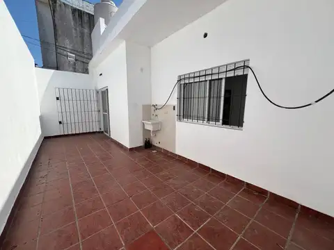 VENTA CASA 3 AMB. A ESTRENAR C/GRAN LOTE - HAEDO