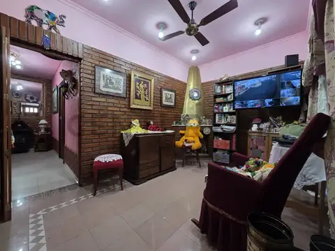 Depto Tipo Casa 5 ambientes con 2 baños