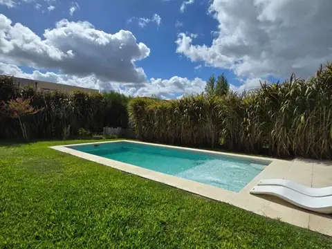 Casa en Alquiler en Villanueva, USD 2.250