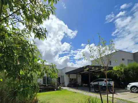 Casa en Alquiler de 3 dormitorios