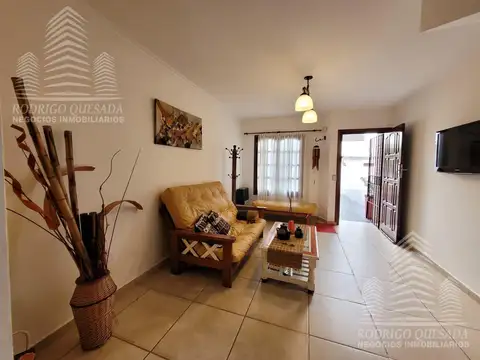 Hermoso Triplex 4 Ambientes con Balcón, Patio, Parrilla y Cochera