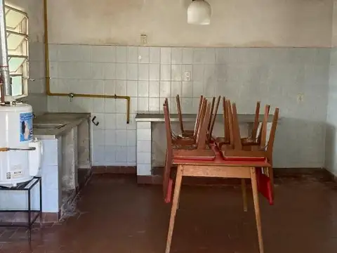 EXCELENTE PROPIEDAD PARA INVERTIR EN ESQUINA