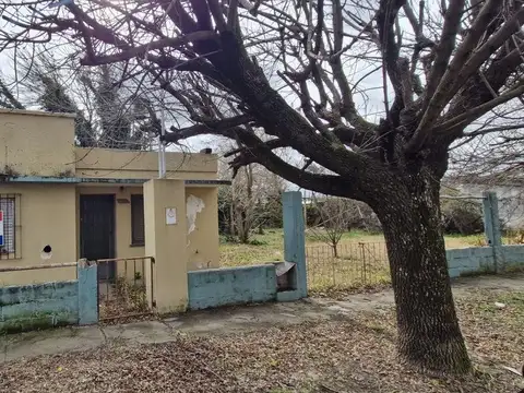 Casa 3 ambientes con 1 baño