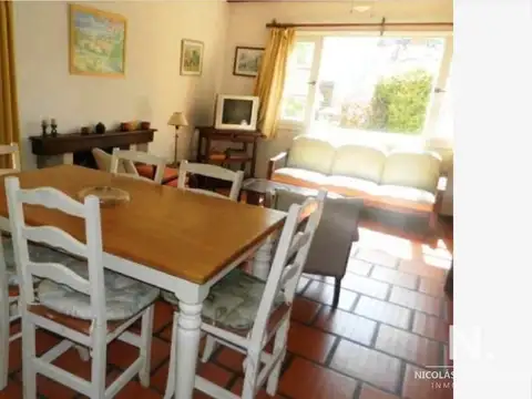 Casa 5 ambientes con 2 baños