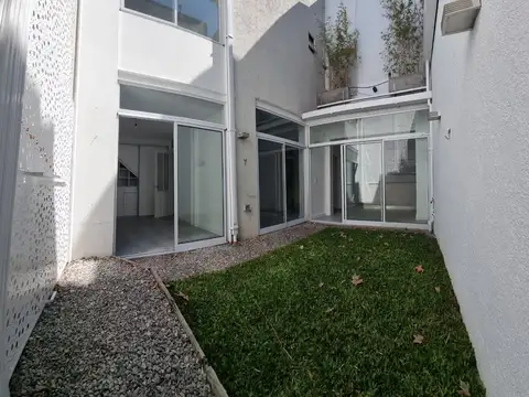 Venta de Información. PH 3 ambientes. Impecable.  99m2 cubiertos