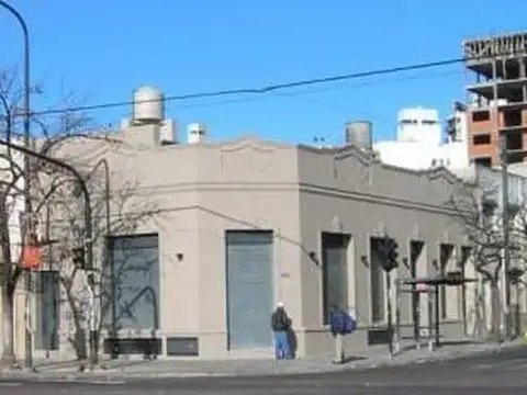 Venta en block de locales, más dto. La Plata