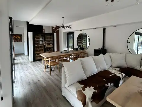 Casa en Venta con 3 cocheras