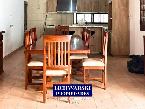 Casa en Alquiler con 2 cocheras
