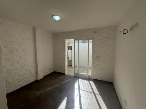 Depto Tipo Casa 2 ambientes con 1 baño