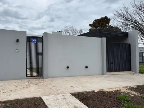 Casa en Venta con 1 cochera