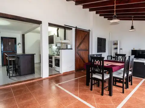 Casa 6 ambientes con 1 baño