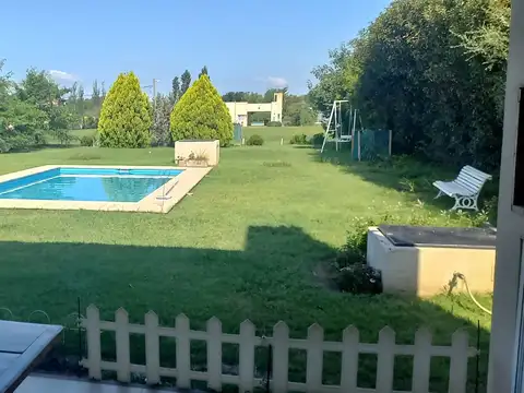Casa 5 ambientes con 1 baño