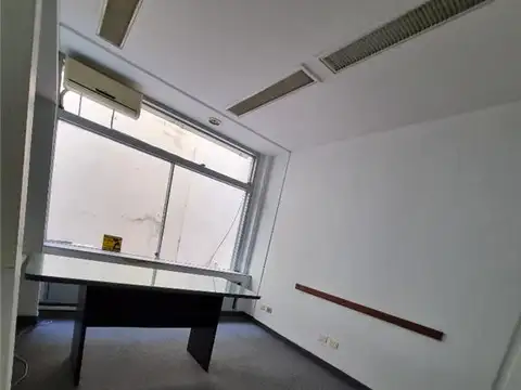 Oficina 4 ambientes con 1 baño