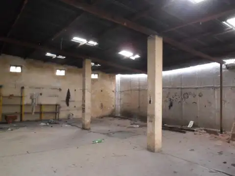 Galpon en Alquiler 10  mts Frente