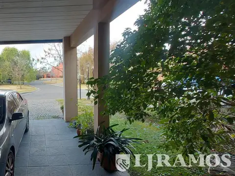 Casa 5 ambientes con 1 baño