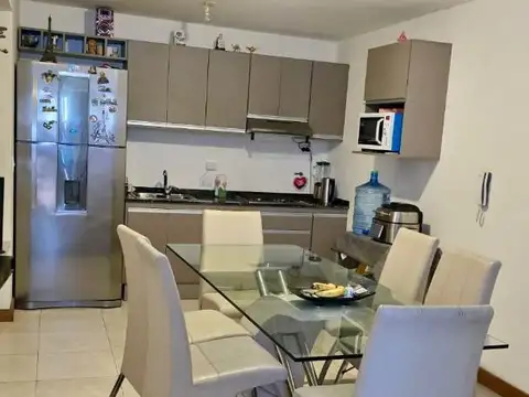 DEPARTAMENTO EN VENTA EN C. PAZ CON COCHERA Y PILETA