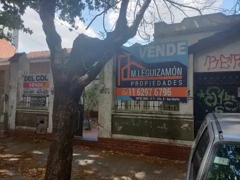 VENDE TERRENO (447 MTS) CON CASA EN DOS PLANTAS 4 AMB + CASA A RECICLAR, Y GARAGE S. MARTIN