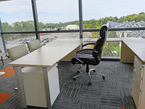 Alquiler OFICINA Al Rio, 220m2 - 2 Cocheras opcion amoblada ESTRENELA Orientacion ESTE Y NORTE