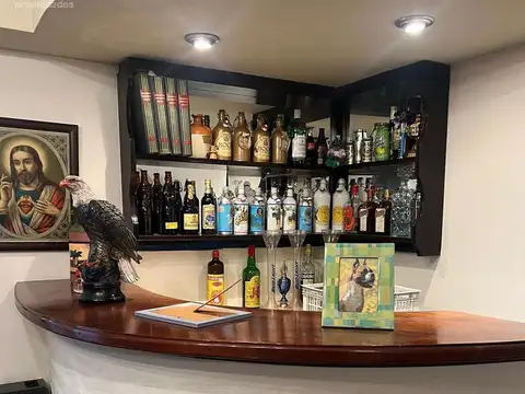 Casa en Venta con 4 cocheras