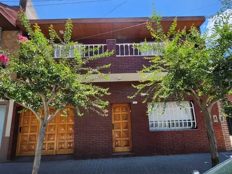 VENTA DE CASA DE 5 AMBIENTES CIUDAD MADERO