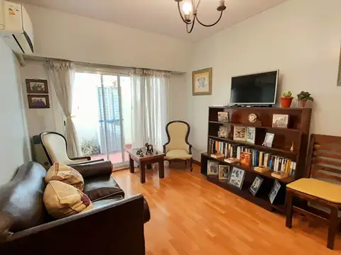 Vicente López - Apto profesional - Impecable Dpto. 2 amb con Patio!