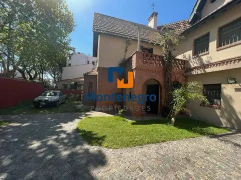 Casa 7 ambientes con 4 baños