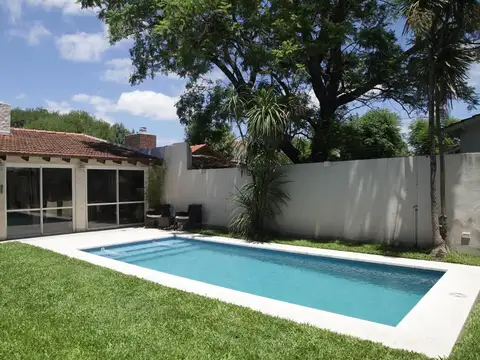 Venta casa 6 ambientes Martinez pileta apt credito