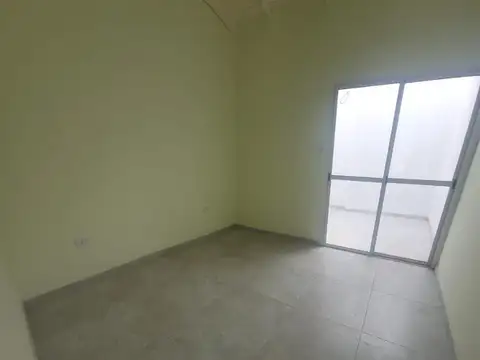 Depto Tipo Casa en Alquiler de 1 dormitorio