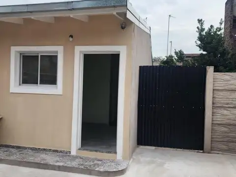 DEPARTAMETO DE 2 AMBIENTES CON ENTRADA DE AUTO