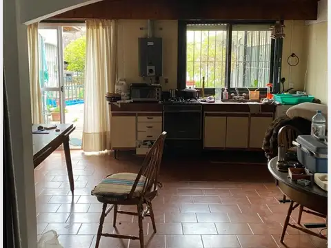 *PROPIEDAD EN P.B DE 3 AMB. C/GARAJE PASANTE Y PATIO   *PARA USO COMERCIAL O PROFESIONAL