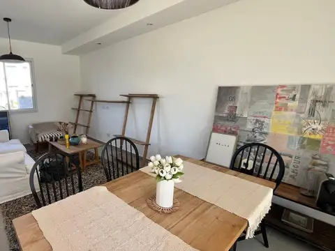 Casa en Venta en Garin, USD 155.000