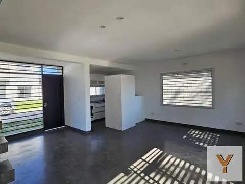 Casa en Alquiler - 2 Dormitorios 2 Baños - 160mts - La Plata