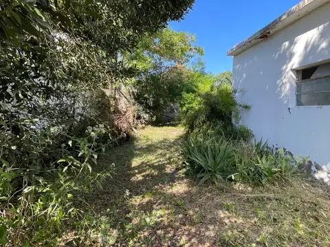 Casa en venta - Ameghino y Rawson - oportunidad inversion