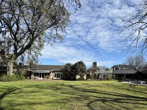 Casa 7 ambientes con 3 baños