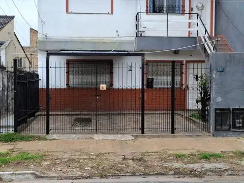 Depto Tipo Casa en Alquiler de 3 ambientes