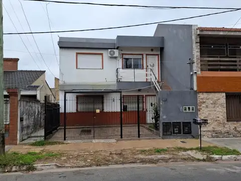Depto Tipo Casa en Alquiler de 2 dormitorios