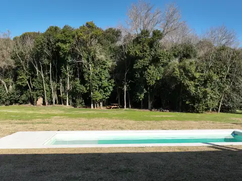 Casa con Bosque y Pileta en El Malacate