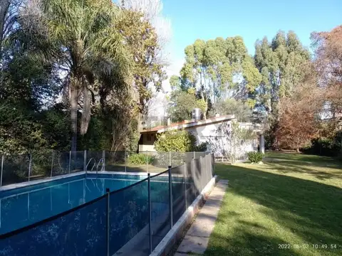 Venta CASA 3 AMB. CON PILETA SOBRE TERRENO PROPIO, EXCELENTE! zona Ezeiza