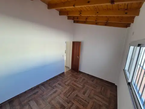 Depto Tipo Casa en Alquiler de 2 dormitorios
