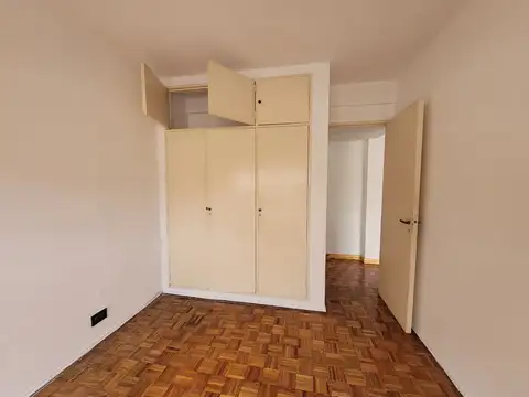 "APTO CRÉDITO HIPOTECARIO" Departamento 2 ambientes al frente. Cocina independiente y lavadero.