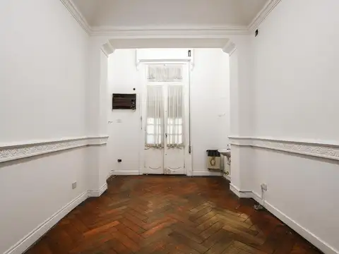 Casa patrimonial apta instituciones sobre Bv. Oroño