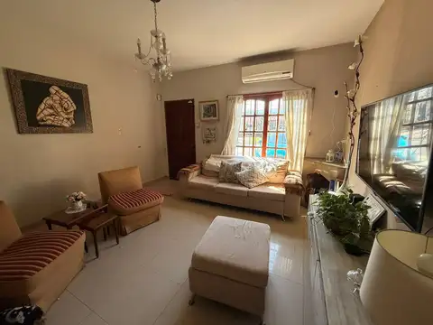 Se vende Casa Multifamiliar 6 AMBIENTES Ituzaingó Norte