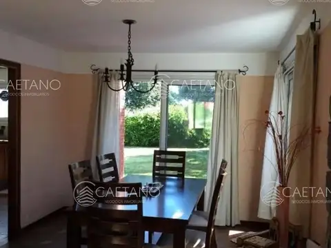 Casa 4 ambientes con 3 baños