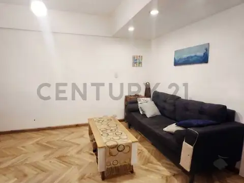 Venta Departamento de 2 Ambientes con Baulera y Lavadero Independiente en Flores CABA