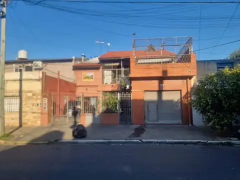 Exc. propiedad multifamiliar con local