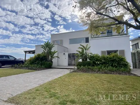Casa en Alquiler Temporal en Barbarita, USD 8.500