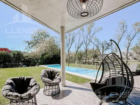Casa 6 ambientes fondo al lago en venta - Fincas de Hudson